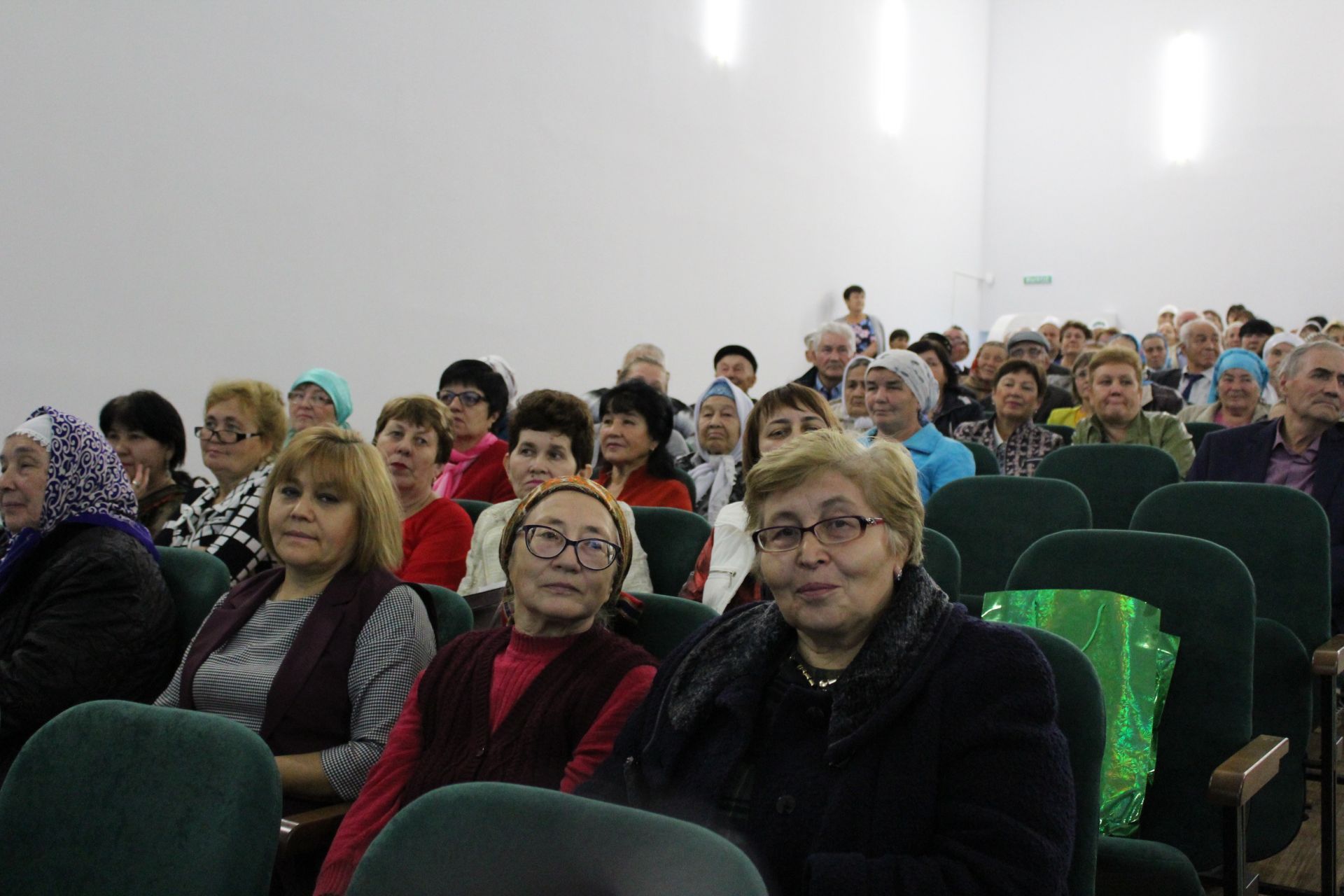 В новый век шагнула сельская школа