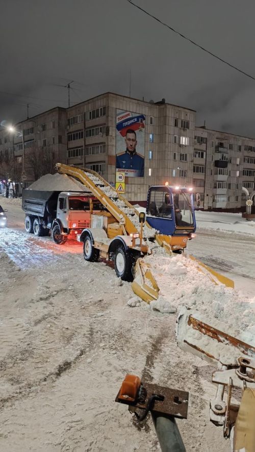 В Лениногорске за одну ночь вывези 136 грузовиков снега