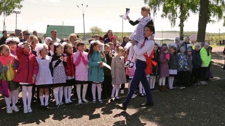 В Лениногорске состоялся праздник Последнего звонка