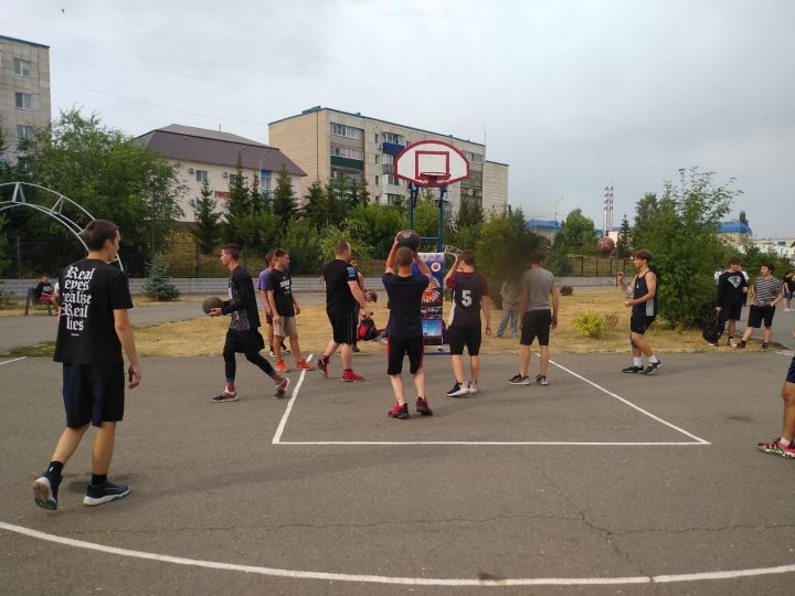 В Лениногорске прошло Первенство города по стритболу