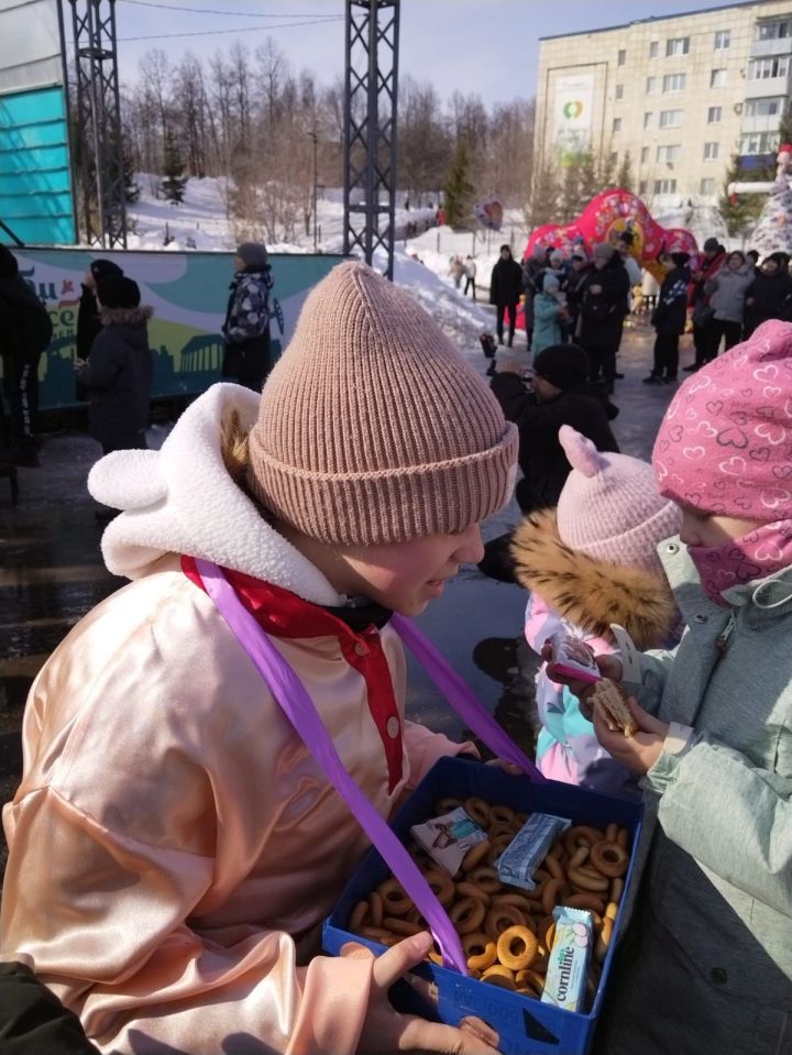 Министр цифровых технологий РТ Айрат Хайруллин принял участие в проводах зимы и масленичных гуляниях в Лениногорске