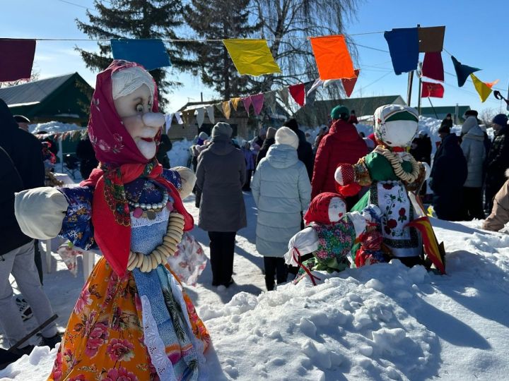 В микрорайоне ТОС №12 прошли масленичные гуляния