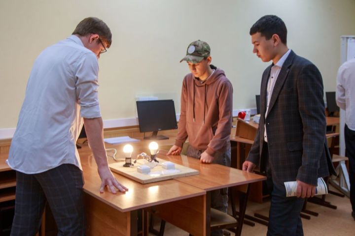 В Лениногорском нефтяном техникуме прошло собрание для абитуриентов и их родителей