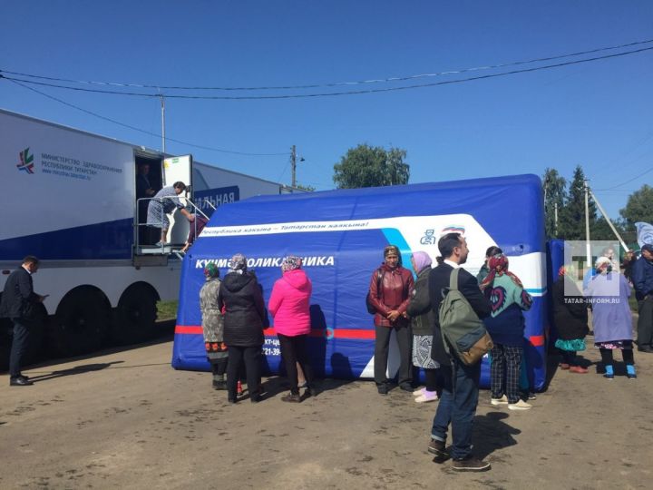 Президент РТ: С мобильными поликлиниками в села мы привозим лучших специалистов Казани